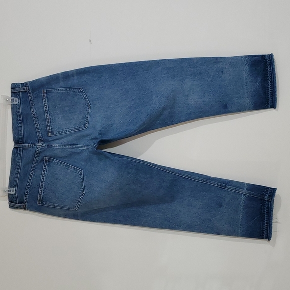 Gap Women's Vintage Straight Distressed Jeans with a raw hem, size 32R - Picture 4 of 4